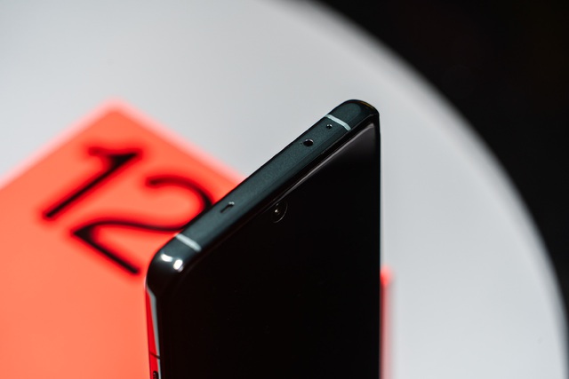 Ảnh thực tế OnePlus 12: Từng là "Flagship Killer", OnePlus giờ ra sao khi về lại tay OPPO?- Ảnh 9.