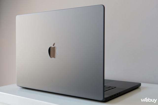 Mở hộp bộ đôi MacBook Pro M3 mới: Có thêm màu đen cực đẹp, hiệu năng vô đối, giá chính hãng từ 39.99 triệu đồng- Ảnh 7.
