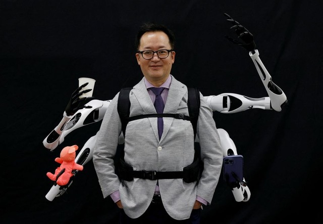 Nhà nghiên cứu Nhật Bản phát triển tay robot để “mở khóa sáng tạo”, fan Người Nhện háo hức chờ thời - Ảnh 1.