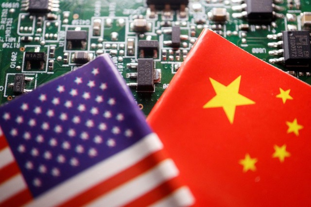 Washington siết xuất khẩu chip AI sang Trung Quốc: Những gã khổng lồ bán dẫn Mỹ như bị 'trói tay sau lưng' - Ảnh 1.