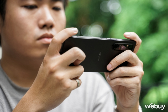 Fan Sony nói về Xperia 1 V sau 5 năm “xa cách”: Tính năng “Pro” hơn cả Pro, chụp ảnh đã hết “xấu” - Ảnh 51.