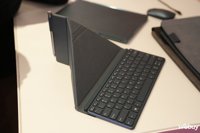 Đây là laptop 2 màn hình Lenovo Yoga Book 9i: Mở ra hàng loạt cách sử dụng độc đáo- Ảnh 2.