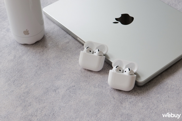 Trên tay AirPods 4 chính hãng: Hai phiên bản, thiết kế gọn nhẹ hơn, chống ồn ổn dù chưa bằng được AirPods Pro, giá từ 3,49 triệu đồng- Ảnh 18.