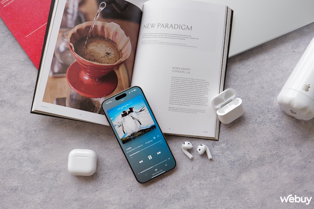 Trên tay AirPods 4 chính hãng: Hai phiên bản, thiết kế gọn nhẹ hơn, chống ồn ổn dù chưa bằng được AirPods Pro, giá từ 3,49 triệu đồng- Ảnh 15.