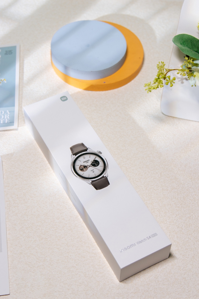 Xiaomi ra mắt smartwatch giá chỉ hơn 3 triệu đồng có màn hình siêu sáng, thay được khung viền, hỗ trợ GPS, pin 15 ngày- Ảnh 1.