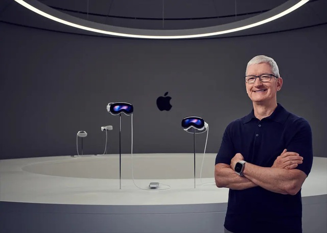 Ra mắt đã lâu nhưng đến hôm nay CEO Apple Tim Cook mới dám đăng ảnh đeo Vision Pro- Ảnh 1.