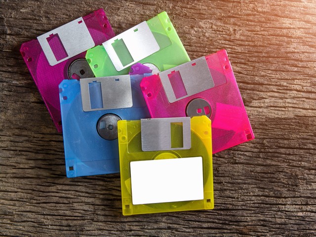 Chính phủ Nhật thừa nhận đĩa mềm đã hết thời, bãi bỏ các yêu cầu phải dùng đĩa mềm khi nộp hồ sơ- Ảnh 2.