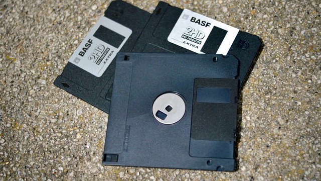 Chính phủ Nhật thừa nhận đĩa mềm đã hết thời, bãi bỏ các yêu cầu phải dùng đĩa mềm khi nộp hồ sơ- Ảnh 3.