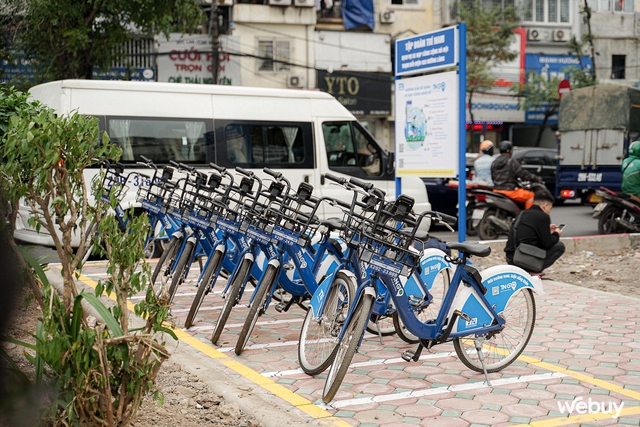 Mùng 3 tập thể dục 'tiêu bánh chưng': Trải nghiệm phố xe đạp đầu tiên tại Hà Nội- Ảnh 2.