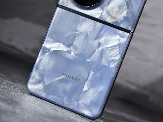 Huawei Pocket 2: Điện thoại gập thiết kế đẹp, 4 camera đầu tiên nhưng không phải đối thủ của Samsung- Ảnh 3.