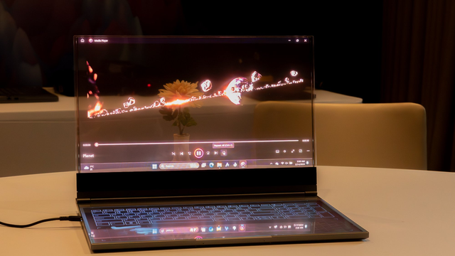 Cận cảnh laptop trang bị màn hình trong suốt của Lenovo: Công nghệ trong phim khoa học viễn tưởng, hay chỉ là sản phẩm được làm ra 'để cho vui'?- Ảnh 1.