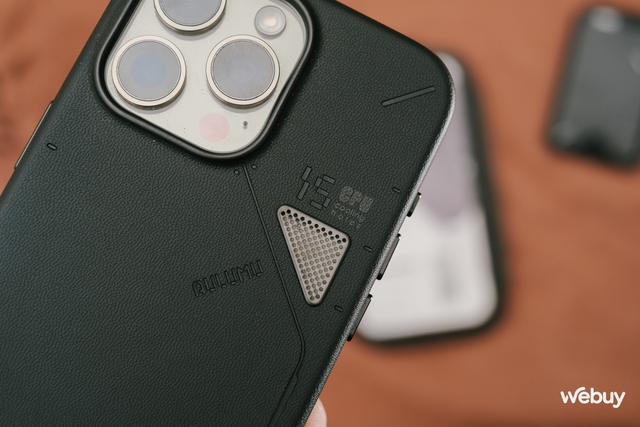 Ốp lưng độc lạ cho iPhone 15 Pro Max: Thiết kế "tương lai", có MagSafe và tản nhiệt, giá chỉ từ 600.000 đồng- Ảnh 18.