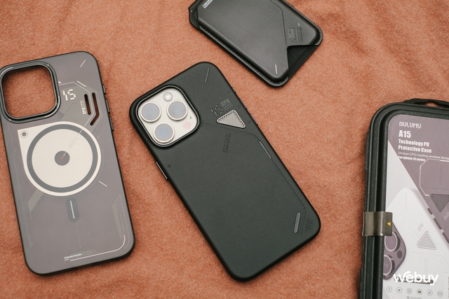 Ốp lưng độc lạ cho iPhone 15 Pro Max: Thiết kế "tương lai", có MagSafe và tản nhiệt, giá chỉ từ 600.000 đồng- Ảnh 1.