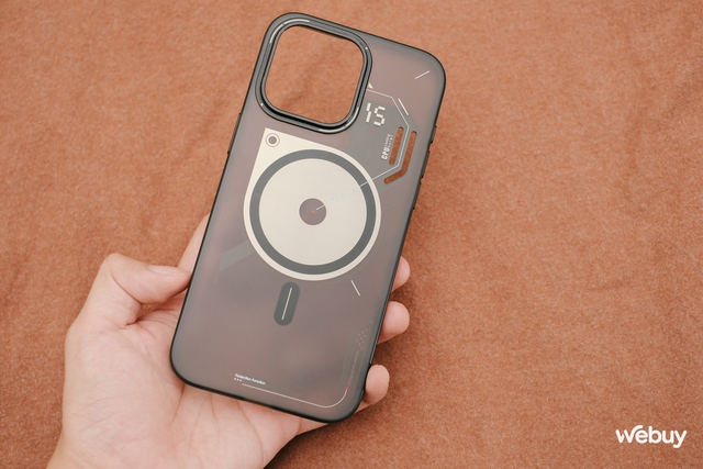 Ốp lưng độc lạ cho iPhone 15 Pro Max: Thiết kế "tương lai", có MagSafe và tản nhiệt, giá chỉ từ 600.000 đồng- Ảnh 2.