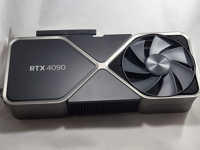 Bán RTX 4090 sang Trung Quốc lãi quá khủng, nhiều "con buôn" sẵn sàng mua PC lắp sẵn giá 110 triệu đồng chỉ để lấy GPU bên trong- Ảnh 1.