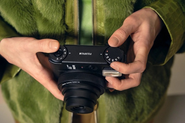 Fujifilm Instax Mini 99 ra mắt: Máy chụp ảnh lấy ngay phong cách retro, thiết kế "nhìn là muốn mua"- Ảnh 3.