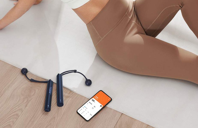 Xiaomi ra mắt dây nhảy thông minh: Hỗ trợ nhảy không dây, tích hợp màn hình, Bluetooth, USB-C, giá 340.000 đồng- Ảnh 3.