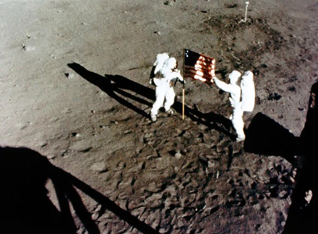 Tại sao cuộc đổ bộ lên Mặt trăng của Apollo lại bị nghi ngờ?- Ảnh 4.