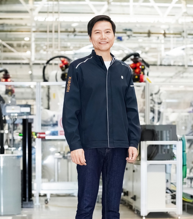 Xiaomi bán áo công nhân: Được CEO Lei Jun mặc, "cháy hàng" chỉ sau vài giây - Ảnh 1.