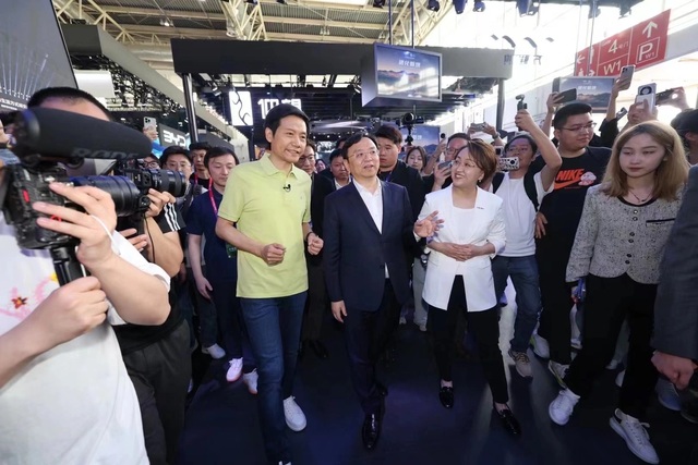 Sở hữu thương hiệu xe riêng, CEO Xiaomi Lôi Quân vẫn hết lời khen ngợi xe điện BYD: "Nghe tên đã thấy oai, chắc chắn sẽ bán chạy"- Ảnh 1.