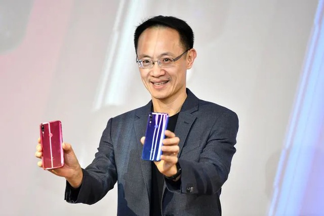 Đồng sáng lập Xiaomi mua xe điện Tesla, CĐM bàn tán: "Ơ ông này không sợ mất việc à?"- Ảnh 3.