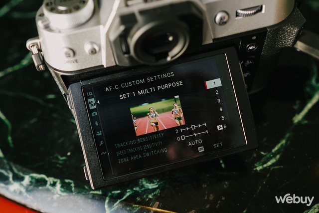 Trên tay Fujifilm X-T50: Nhỏ, nhẹ và vòng xoay giả lập màu phim khá 'vui vẻ'- Ảnh 12.