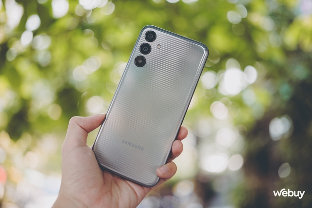Smartphone 5G đáng mua nhất của Samsung: Thiết kế siêu bền bỉ, pin khủng 6000mAh, có tính năng bảo mật Knox, giá chỉ hơn 4 triệu đồng- Ảnh 1.