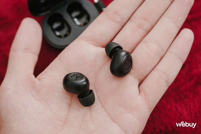 Dùng thử tai nghe không dây nhỏ nhất thế giới: Bất ngờ với chất âm, thời lượng pin khá mà giá lại "hạt dẻ"- Ảnh 4.