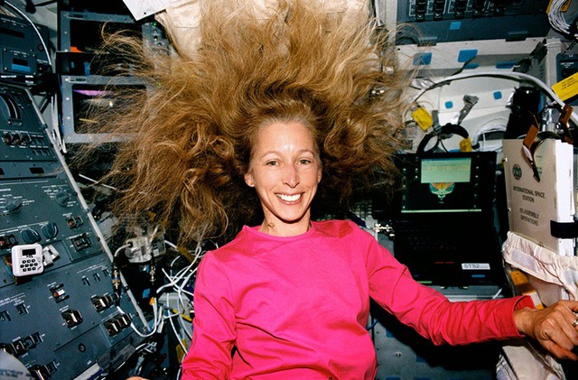Cuộc sống thực sự trong không gian: Theo lời kể của phi hành gia Marsha Ivins- Ảnh 2.