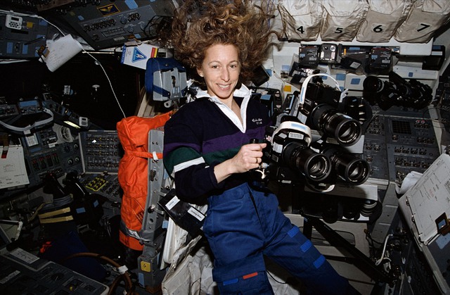 Cuộc sống thực sự trong không gian: Theo lời kể của phi hành gia Marsha Ivins- Ảnh 1.