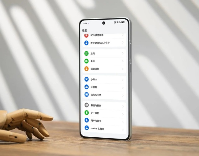 Realme hé lộ smartphone Snapdragon 8 Gen 3 giá rẻ- Ảnh 1.