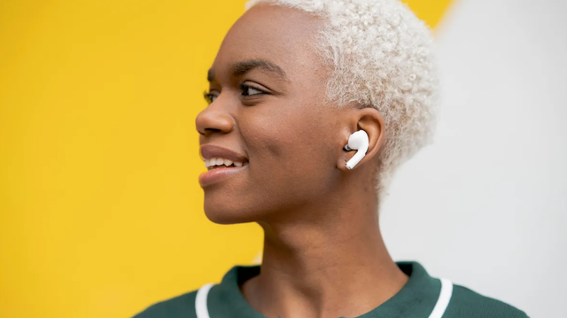 Đeo Airpods bị bẩn không khác gì 'nuôi' cả ổ vi khuẩn trong tai: Đây là cách vệ sinh headphone không dây hiệu quả nhất, người dùng nên thử ngay- Ảnh 1.