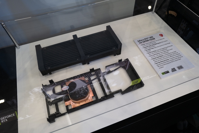 MSI cùng những linh kiện máy tính 'độc lạ' tại Computex 2024: PC tích hợp màn hình trên vỏ, GPU và SSD tản nhiệt bằng chất lỏng- Ảnh 6.
