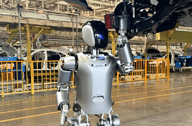 Cách mạng trong sản xuất ô tô: Dongfeng Motor tích hợp robot hình người Walker S vào quy trình sản xuất ô tô- Ảnh 3.