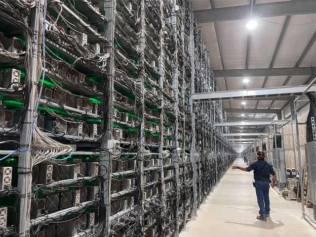 Đào Bitcoin khó khăn, các trang trại máy chủ tìm thấy nguồn sống mới nhờ cơn sốt AI- Ảnh 4.