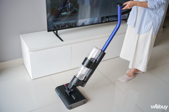 Trải nghiệm máy lau hút khô ướt Dyson WashG1: Dọn nhà sạch sẽ êm ru, thiết kế độc lạ, giá cao- Ảnh 1.