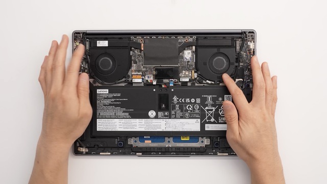 Laptop Intel này cuối cùng đã có pin "ngon" hơn Macbook đời mới- Ảnh 3.