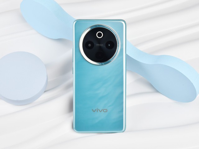 Cận cảnh điện thoại mới ra mắt của vivo: Thiết kế siêu mỏng nhưng vẫn có pin 6.500mAh cực khủng, giá tầm trung- Ảnh 3.