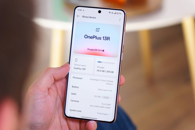 Trên tay OnePlus 13R: Thiết kế cao cấp, Snapdragon 8 Gen 3, pin khủng 6.000mAh- Ảnh 17.