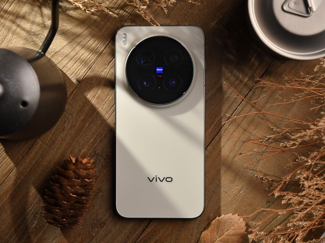 vivo ra mắt flagship X300 series mới toanh: Camera vẫn "đỉnh của chóp", giá từ 16 triệu đồng, chuẩn bị bán chính hãng tại Việt Nam- Ảnh 2.
