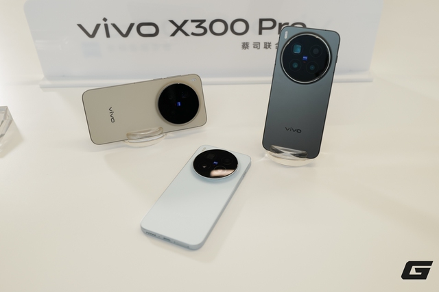 Trên tay vivo X300 và X300 Pro: Thiết kế vuông vắn, camera ZEISS cực xịn, có cả phụ kiện zoom siêu xa cho ai thích "bắn tỉa"- Ảnh 5.