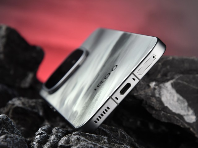 vivo vừa ra mắt điện thoại "xịn" hơn cả X300 nhưng giá lại rẻ hơn: Snapdragon 8 Elite Gen 5, mặt lưng đổi màu cực độc, pin 7.000mAh- Ảnh 8. vivo vừa ra mắt điện thoại "xịn" hơn cả X300 nhưng giá lại rẻ hơn: Snapdragon 8 Elite Gen 5, mặt lưng đổi màu cực độc, pin 7.000mAh- Ảnh 8.