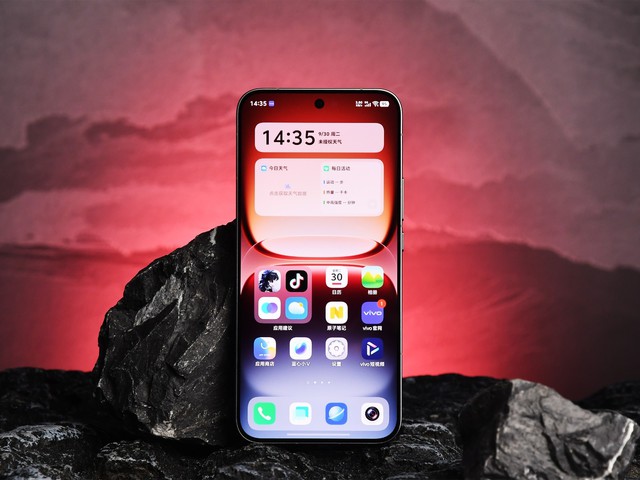 vivo vừa ra mắt điện thoại "xịn" hơn cả X300 nhưng giá lại rẻ hơn: Snapdragon 8 Elite Gen 5, mặt lưng đổi màu cực độc, pin 7.000mAh- Ảnh 6. vivo vừa ra mắt điện thoại "xịn" hơn cả X300 nhưng giá lại rẻ hơn: Snapdragon 8 Elite Gen 5, mặt lưng đổi màu cực độc, pin 7.000mAh- Ảnh 6.