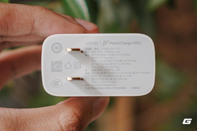 Trên tay iQOO 15: Điện thoại mới của vivo với chip Snapdragon 8 Elite Gen 5, pin 7.000mAh, có tính năng của flagship 30 triệu nhưng giá chỉ bằng một nửa- Ảnh 21. Trên tay iQOO 15: Điện thoại mới của vivo với chip Snapdragon 8 Elite Gen 5, pin 7.000mAh, có tính năng của flagship 30 triệu nhưng giá chỉ bằng một nửa- Ảnh 21.