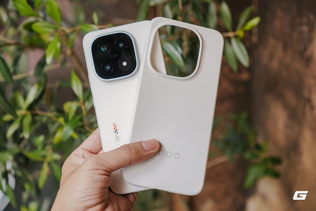 Trên tay iQOO 15: Điện thoại mới của vivo với chip Snapdragon 8 Elite Gen 5, pin 7.000mAh, có tính năng của flagship 30 triệu nhưng giá chỉ bằng một nửa- Ảnh 12. Trên tay iQOO 15: Điện thoại mới của vivo với chip Snapdragon 8 Elite Gen 5, pin 7.000mAh, có tính năng của flagship 30 triệu nhưng giá chỉ bằng một nửa- Ảnh 12.