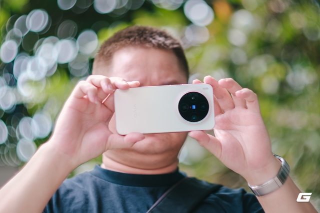 Điện thoại flagship nhỏ gọn chụp ảnh đẹp nhất- Ảnh 2. Điện thoại flagship nhỏ gọn chụp ảnh đẹp nhất- Ảnh 2.