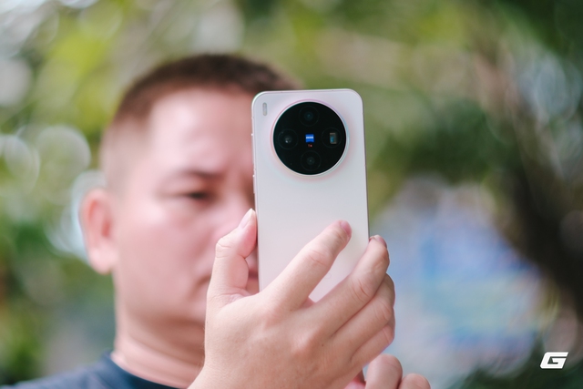 Điện thoại flagship nhỏ gọn chụp ảnh đẹp nhất- Ảnh 4. Điện thoại flagship nhỏ gọn chụp ảnh đẹp nhất- Ảnh 4.
