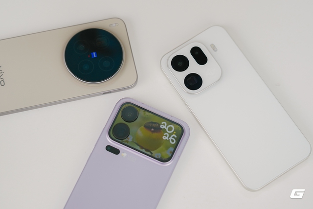 "Đo dáng" 3 siêu phẩm: Xiaomi 17 Pro Max, vivo X300 Pro và OPPO Find X9 Pro - mỗi máy đẹp một kiểu, bạn chọn máy nào?- Ảnh 7. "Đo dáng" 3 siêu phẩm: Xiaomi 17 Pro Max, vivo X300 Pro và OPPO Find X9 Pro - mỗi máy đẹp một kiểu, bạn chọn máy nào?- Ảnh 7.
