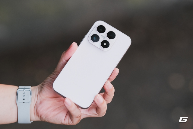 Điện thoại Xiaomi flagship pin 7.000mAh đáng mua nhất- Ảnh 2. Điện thoại Xiaomi flagship pin 7.000mAh đáng mua nhất- Ảnh 2.