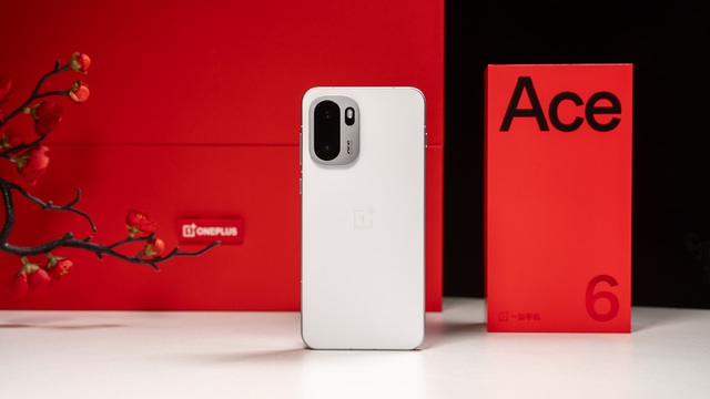 OnePlus ra mắt điện thoại chip Snapdragon 8 Elite, màn hình 165Hz, pin 7.800 mAh, giá chưa tới 10 triệu- Ảnh 1. OnePlus ra mắt điện thoại chip Snapdragon 8 Elite, màn hình 165Hz, pin 7.800 mAh, giá chưa tới 10 triệu- Ảnh 1.